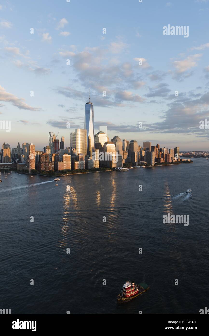 USA, New York State, New York City, Manhattan Skyline bei Sonnenuntergang Stockfoto