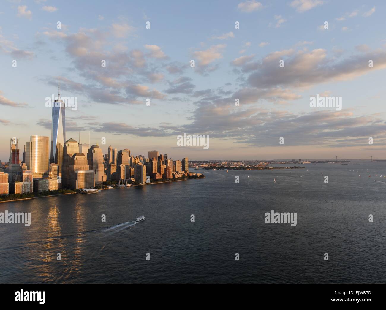 USA, New York State, New York City, Manhattan Skyline bei Sonnenuntergang Stockfoto