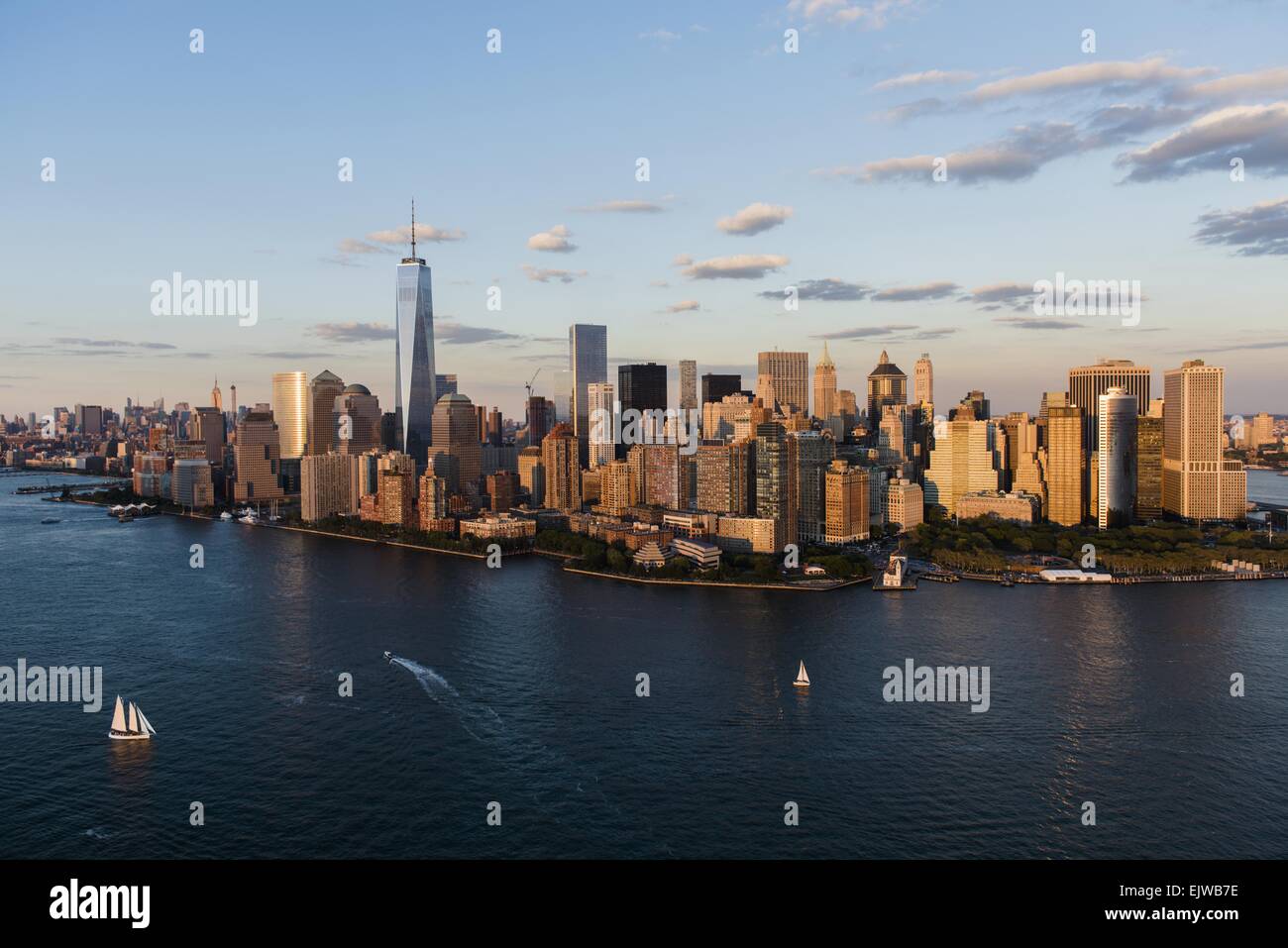 USA, New York State, New York City, Manhattan Skyline bei Sonnenuntergang Stockfoto