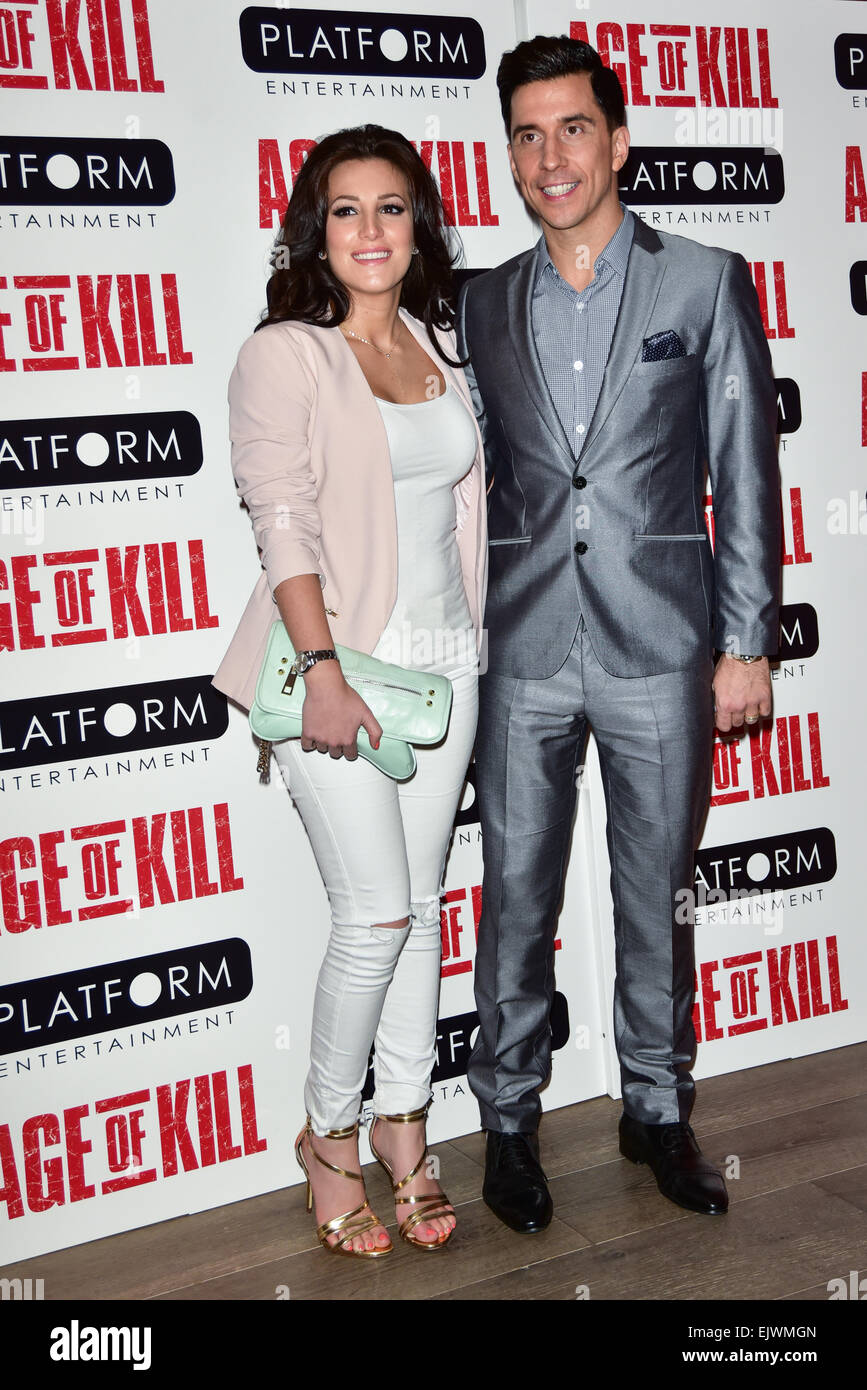 London, UK, 1. April 2015: Lindsey Cole (L) und Russell Kane besuchte den Alter der Kill - VIP Filmvorführung im Schinken Hof Hotel in London statt. Foto: © siehe Li/Alamy Live News Bildnachweis: siehe Li/Alamy Live News Stockfoto