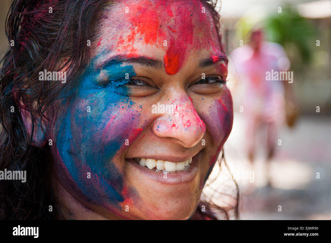 Spielen Sie Holi in Mumbai Indien. Holi, auch bekannt als das Fest der Farben oder das Fest der Liebe ist ein Frühlingsfest, Colore Stockfoto