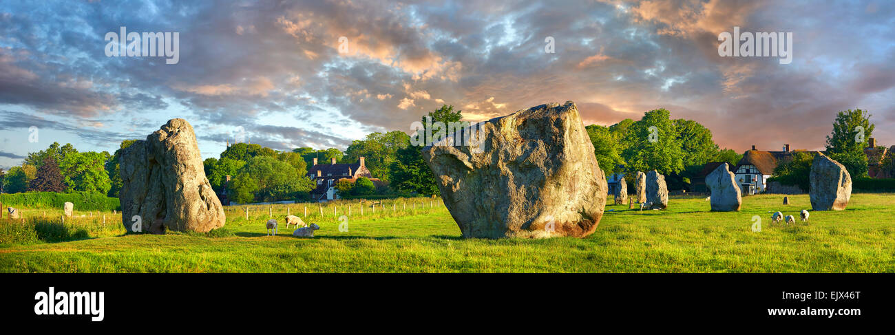 Avebury neolithischen stehende Steinkreis, UNESCO-Weltkulturerbe, Avebury, Wiltshire, England, Vereinigtes Königreich Stockfoto