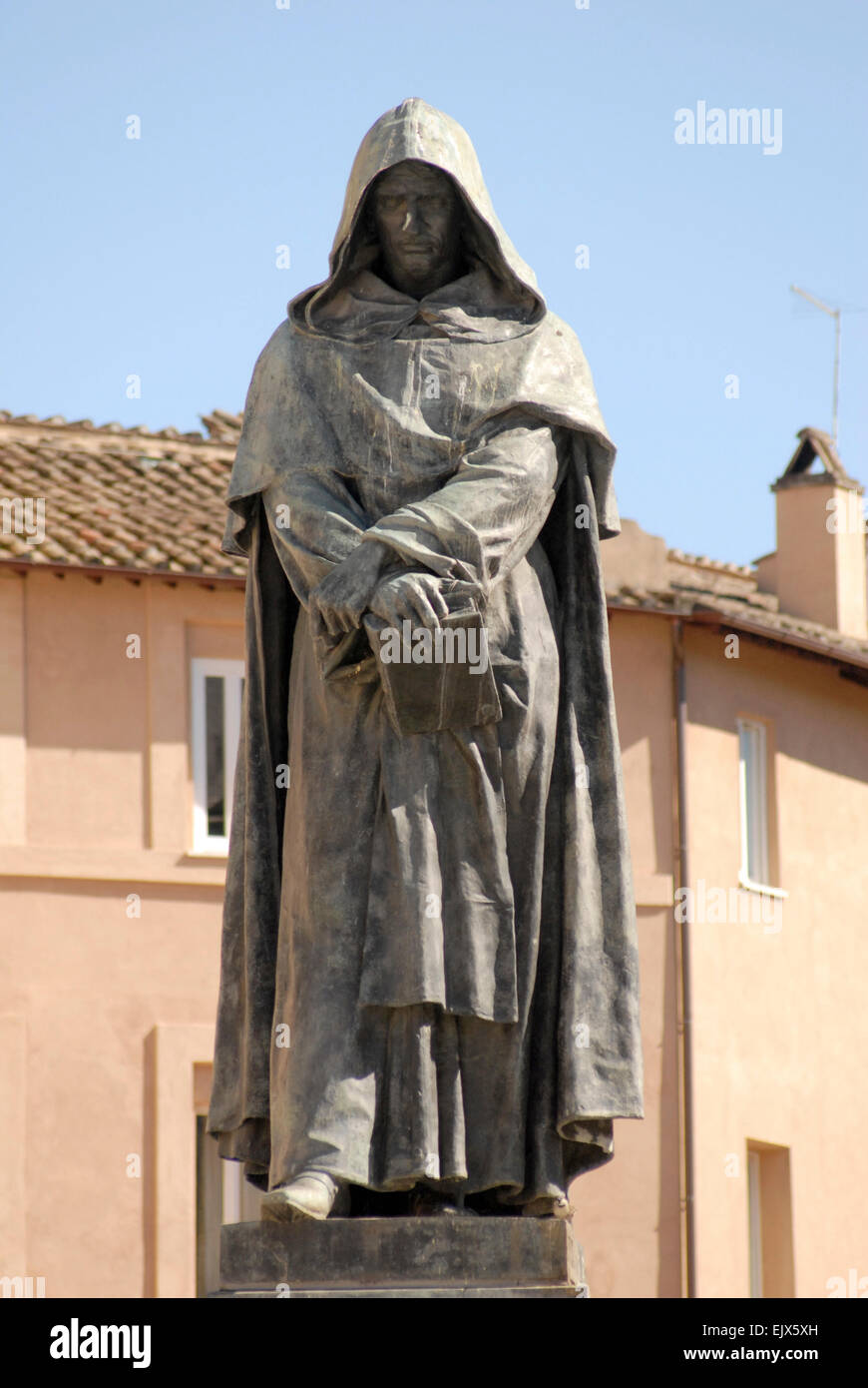 Campo de' Fiore, Rom.  Statue von Giordano Bruno, aufgeklärten Renaissance Mönch in 1600 auf dem Scheiterhaufen verbrannt wurde. Stockfoto