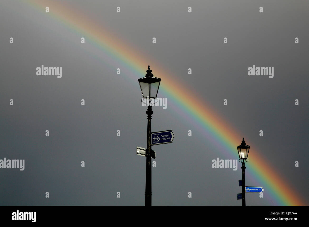 Regenbogen über Blackheath Common, Blackheath, London, UK Stockfoto