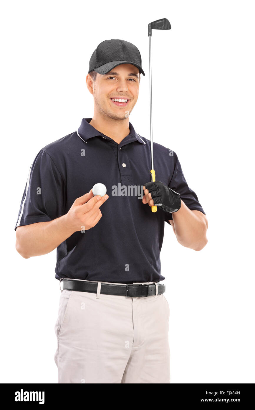 Vertikale Schuss eines jungen Mannes mit einem Golf-Club, lächelt und schaut in die Kamera, die isoliert auf weißem Hintergrund Stockfoto