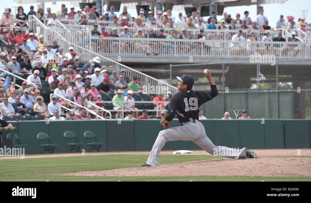 Fort Myers, Florida, USA. 31. März 2015. Masahiro Tanaka (Yankees) MLB: Masahiro Tanaka von der New York Yankees Stellplätze in einem Frühling Training Baseball-Spiel gegen die Minnesota Twins CenturyLink Sports Complex in Fort Myers, Florida, Vereinigte Staaten. © AFLO/Alamy Live-Nachrichten Stockfoto