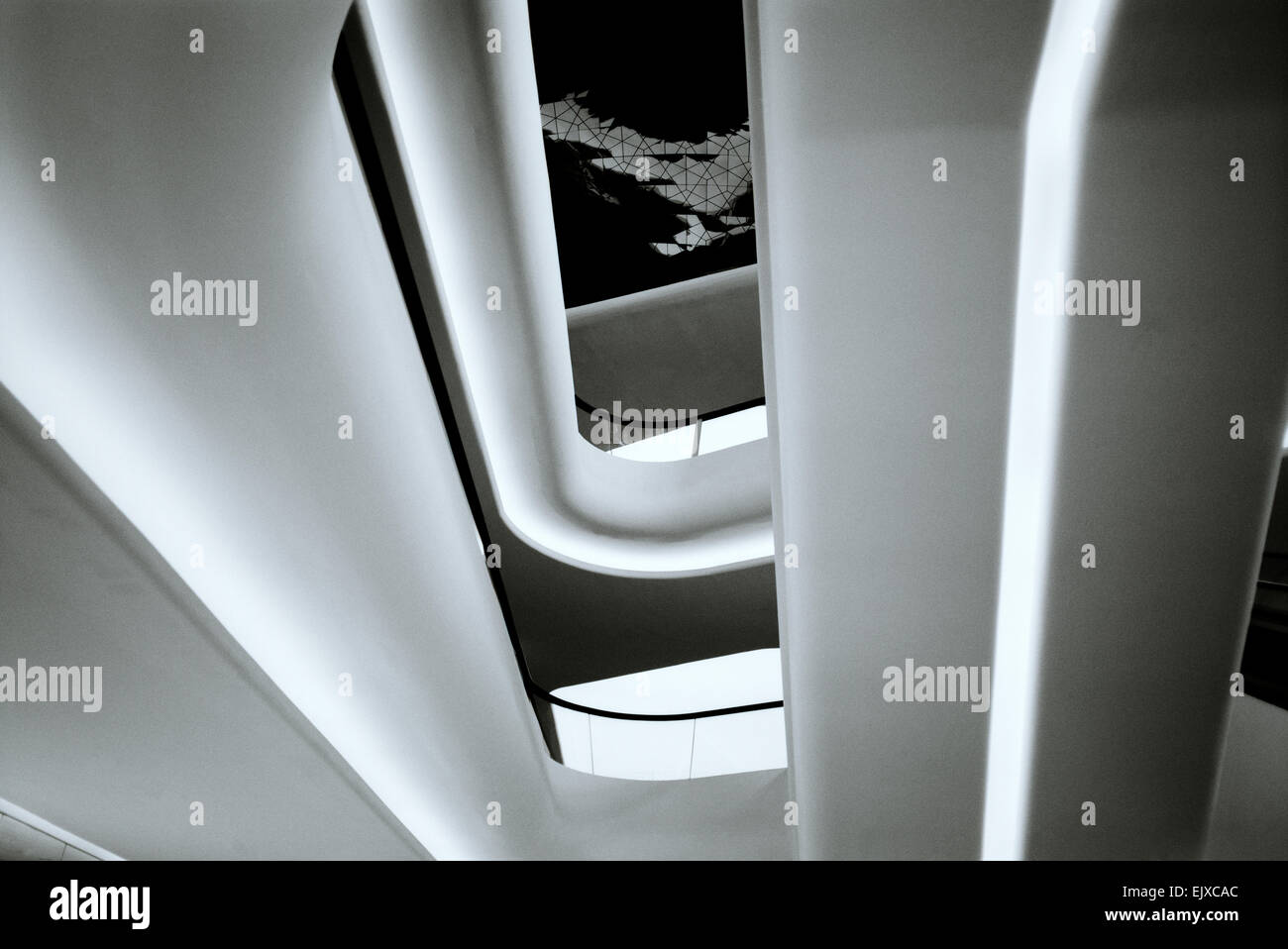 Modernes Architekturgebäude in Sukhumvit in Bangkok in Thailand in Südostasien Fernost. Schöne Urbane Modernität City Design Reisen Stockfoto