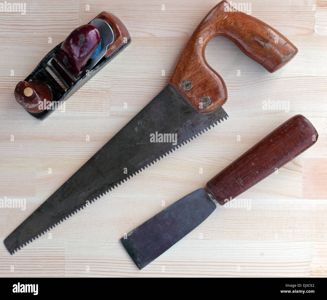 Tischler Werkzeuge Flugzeug, sah und Meißel für die Holzbearbeitung Stockfoto