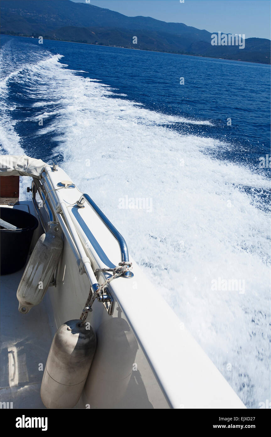 Detail eines Motorbootes auf den Pagasitischen Golf, Halbinsel Pilion, Thessalien, Griechenland Stockfoto