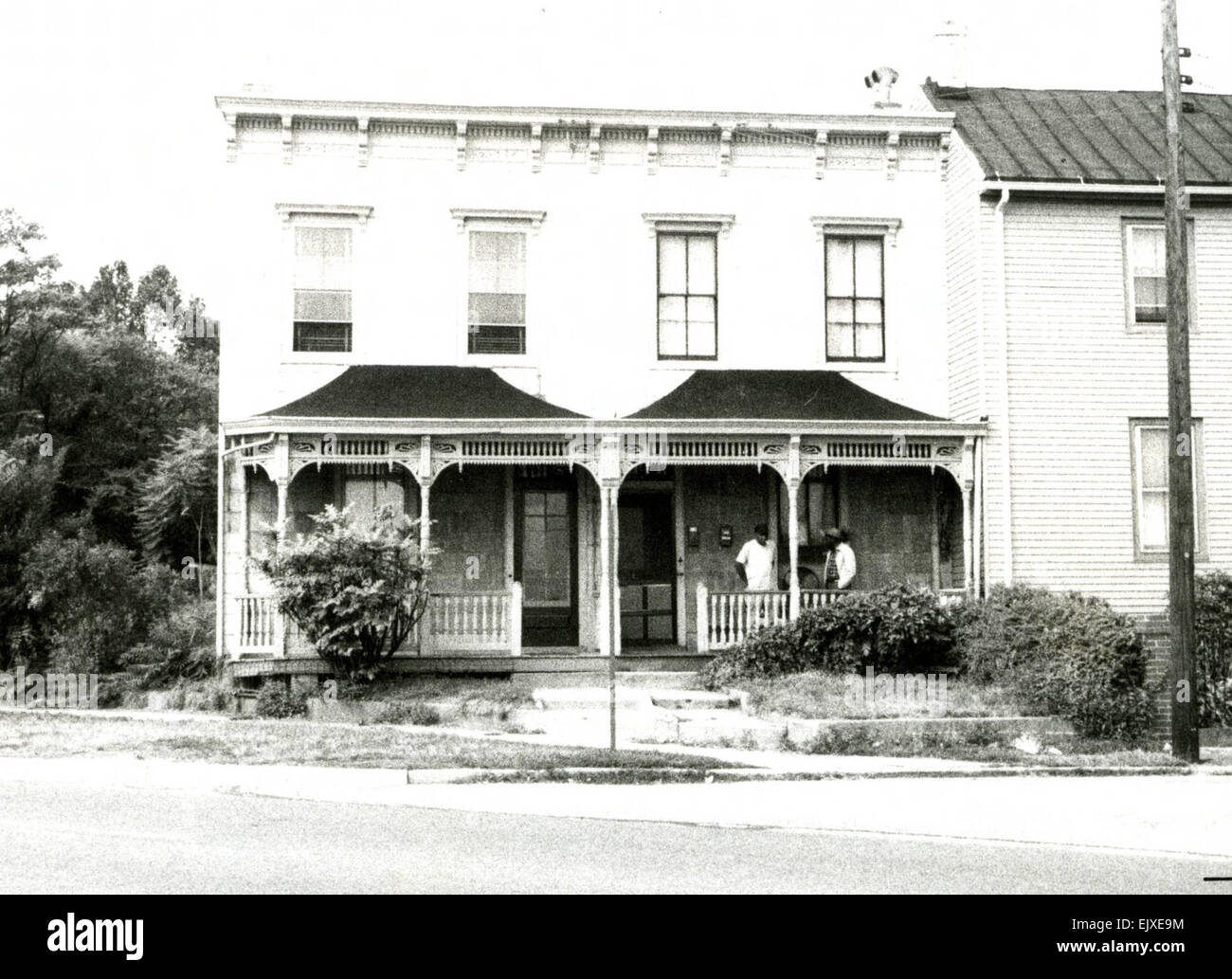 Diese historische Beschreibung von Jackson Ward in Richmond beleuchtet seine Entwicklung von einem europäischen Einwanderungszentrum zu einem der bekanntesten Zentren der afroamerikanischen Kultur im frühen 20. Jahrhundert. Die Gegend war bekannt für ihre lebhafte Unterhaltungsszene und historische Bedeutung. Stockfoto