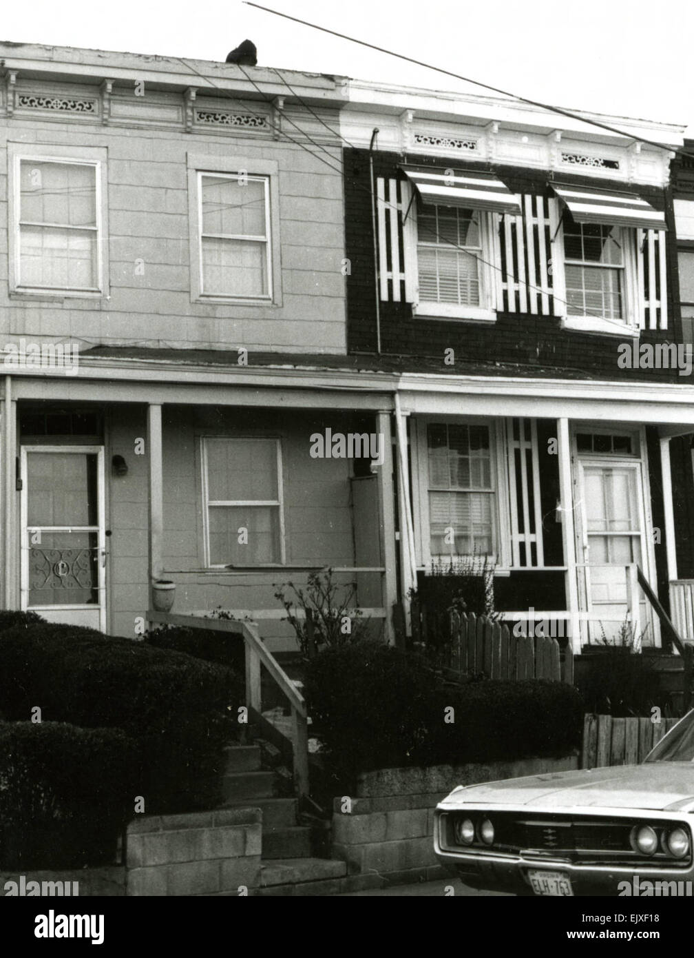 Jackson Ward in Richmond, Virginia, ist historisch bedeutsam für seine Rolle in der afroamerikanischen Kultur. 1920 war das Viertel ein blühender Drehpunkt für afroamerikanisches Leben, bekannt für seine Unterhaltungsszene, darunter Auftritte von berühmten Künstlern wie Ella Fitzgerald und Duke Ellington. Es war auch die Heimat prominenter Kirchen und Unternehmen, die eine Schlüsselrolle in der Bürgerrechtsbewegung und der afroamerikanischen Geschichte spielten. Stockfoto