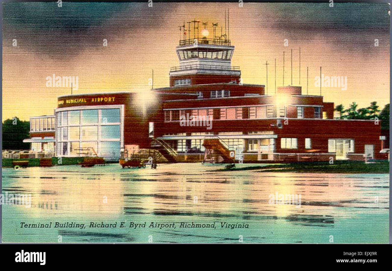 Diese Vintage-Postkarte aus dem frühen 20. Jahrhundert zeigt das Terminal Building am Richard E Byrd Airport in Richmond, Virginia. Es zeigt die Architektur der Zeit und gibt Einblicke in die sozialen und kulturellen Einstellungen der Epoche. Stockfoto