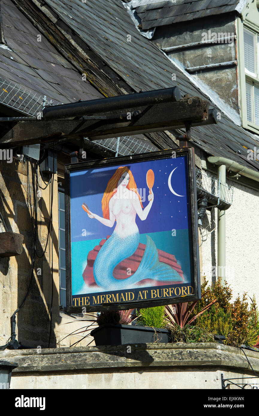 Das Mermaid Pub Schild. Burford. Cotswolds, England Stockfoto