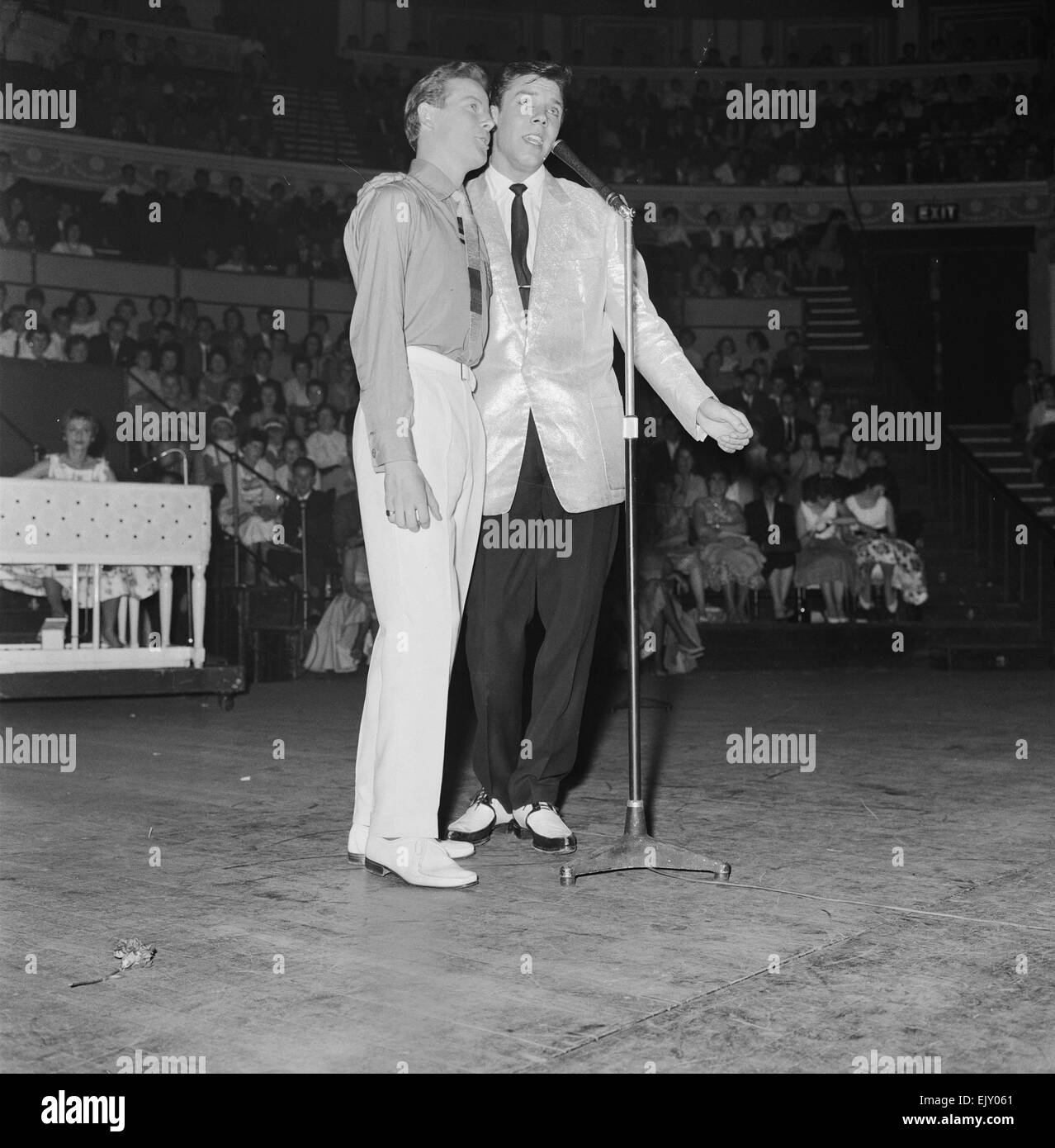 Das große Pop Prom 1959, in der Royal Albert Hall am Sonntag, 20. September 1959 statt.    Sängerin Marty Wilde abgebildet auf der Bühne A.k.a   Der große Marilyn Roxy Valentine Pop Prom Stockfoto