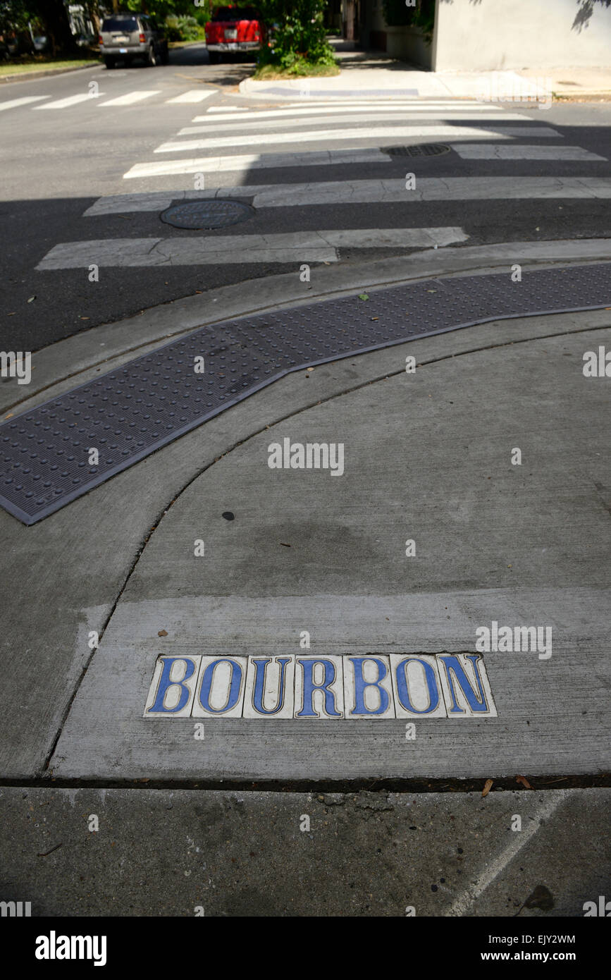 Bürgersteig Zeichen Bourbon street Fliese Fliesen gekachelt französische Viertel new Orleans LA Beschilderung RM USA Stockfoto