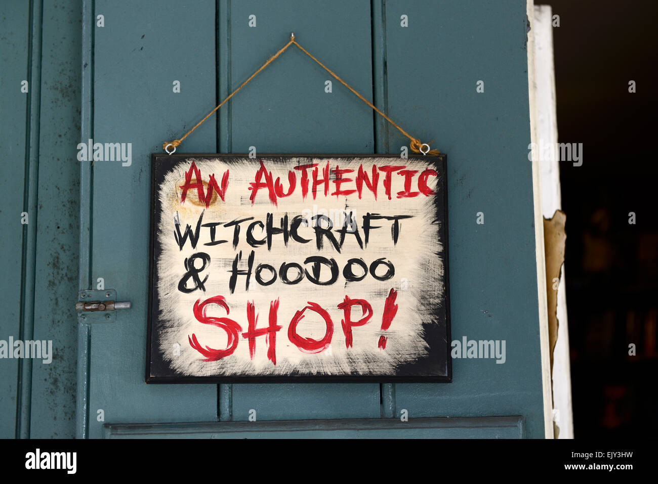 Hex Old World Witchery Türschild Hexerei Voodoo rue Decatur französische Viertel New Orleans Louisiana RM USA Stockfoto