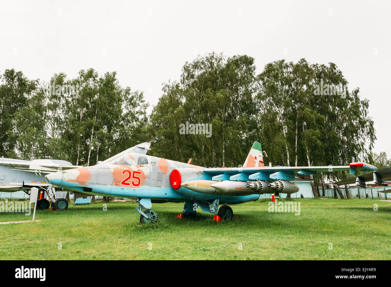 Su-25 - sowjetischen gepanzerten einzelne subsonic Kampfflugzeuge entwickelt, um Luftunterstützung für die Truppen in den kämpfen Tag und Stockfoto
