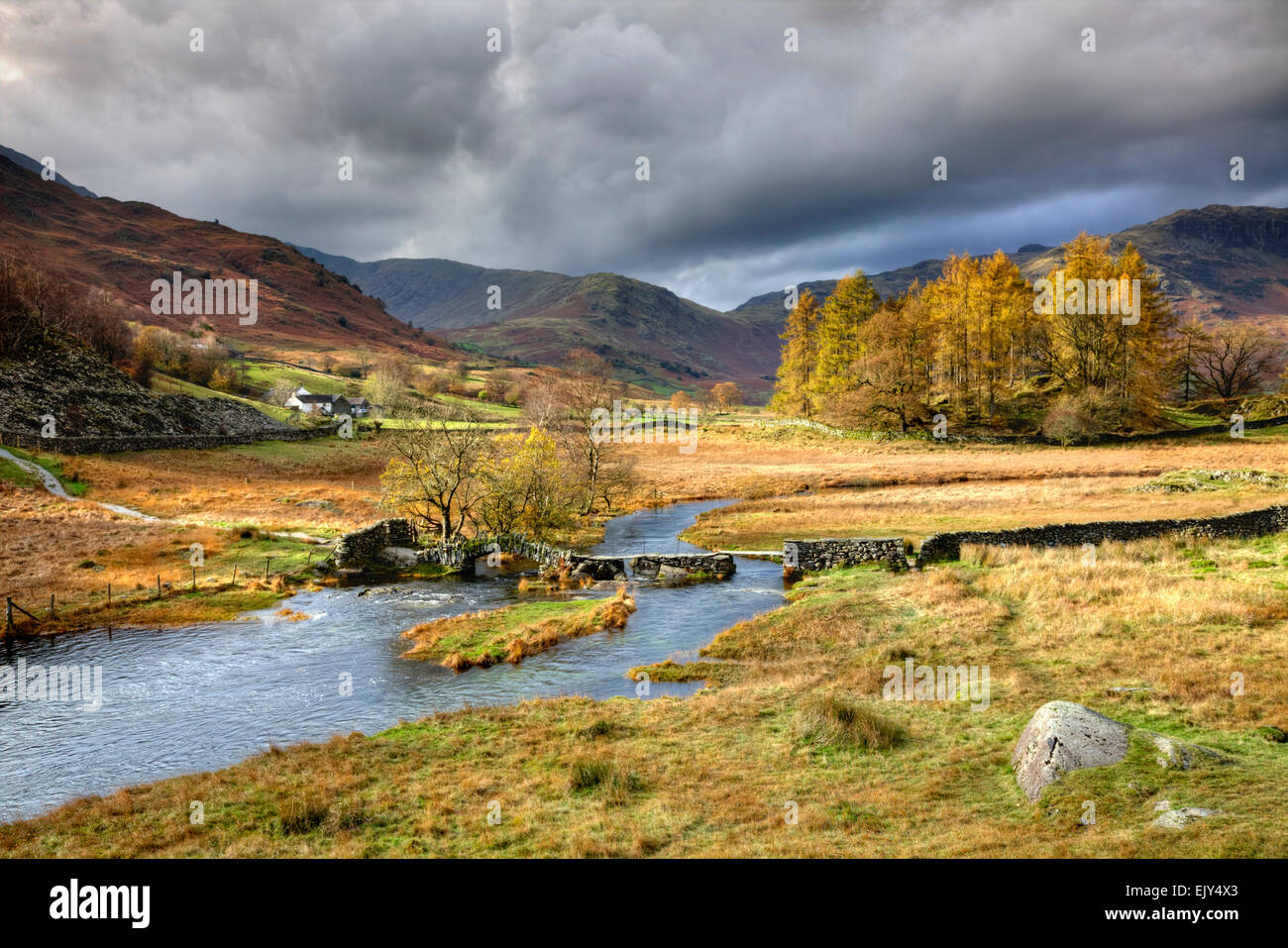 Kellerasseln Brücke in kleinen Langdale im Lake District National Park. Stockfoto