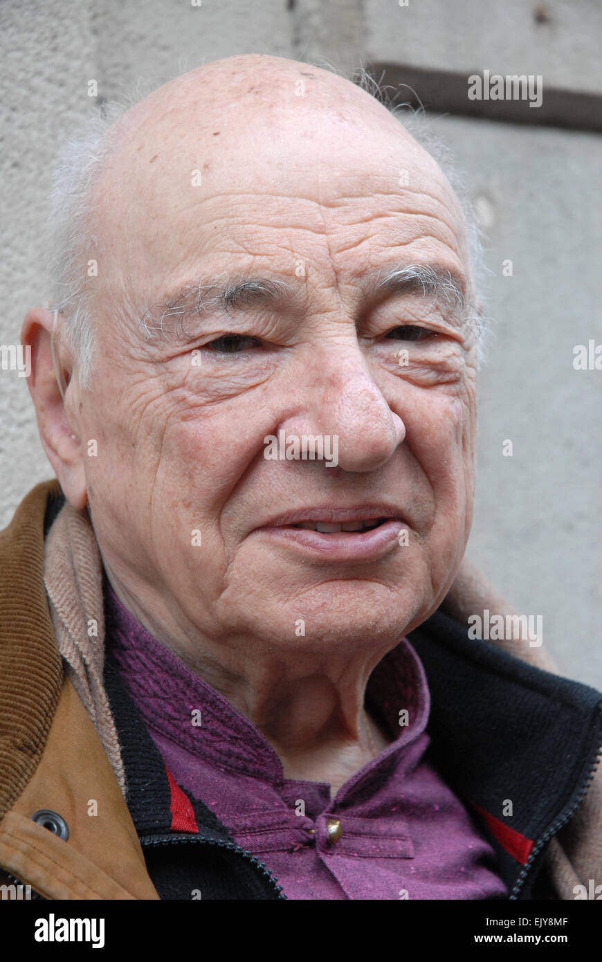 Edgar Morin, Uno de Los Intelectuales y Filósofos Franceses Más Influyentes del Siglo XX, Creador del 'Pensamiento Complejo' en Stockfoto