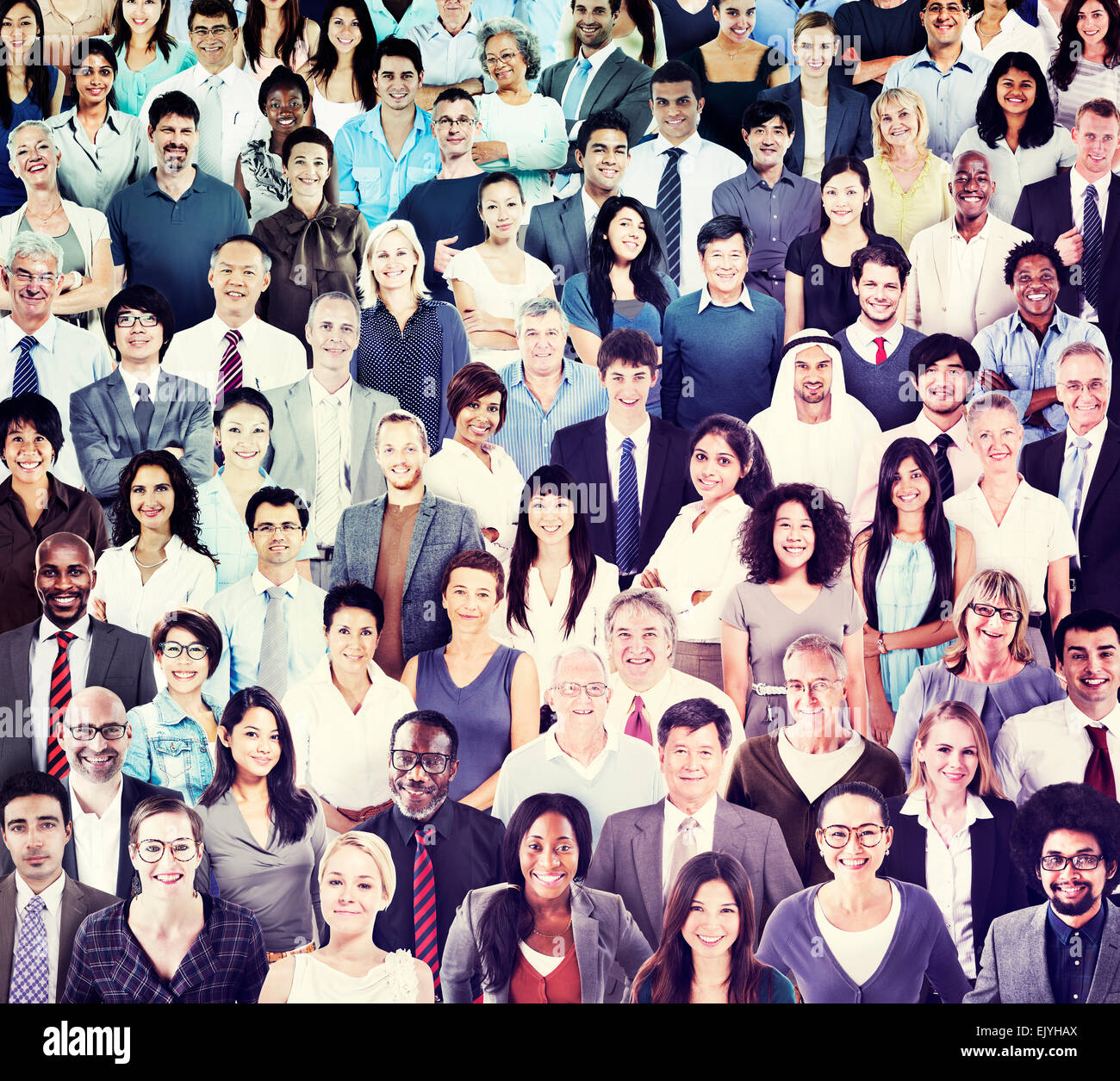 Multiethnische Gruppe von Menschen, die Lächeln Stockfoto