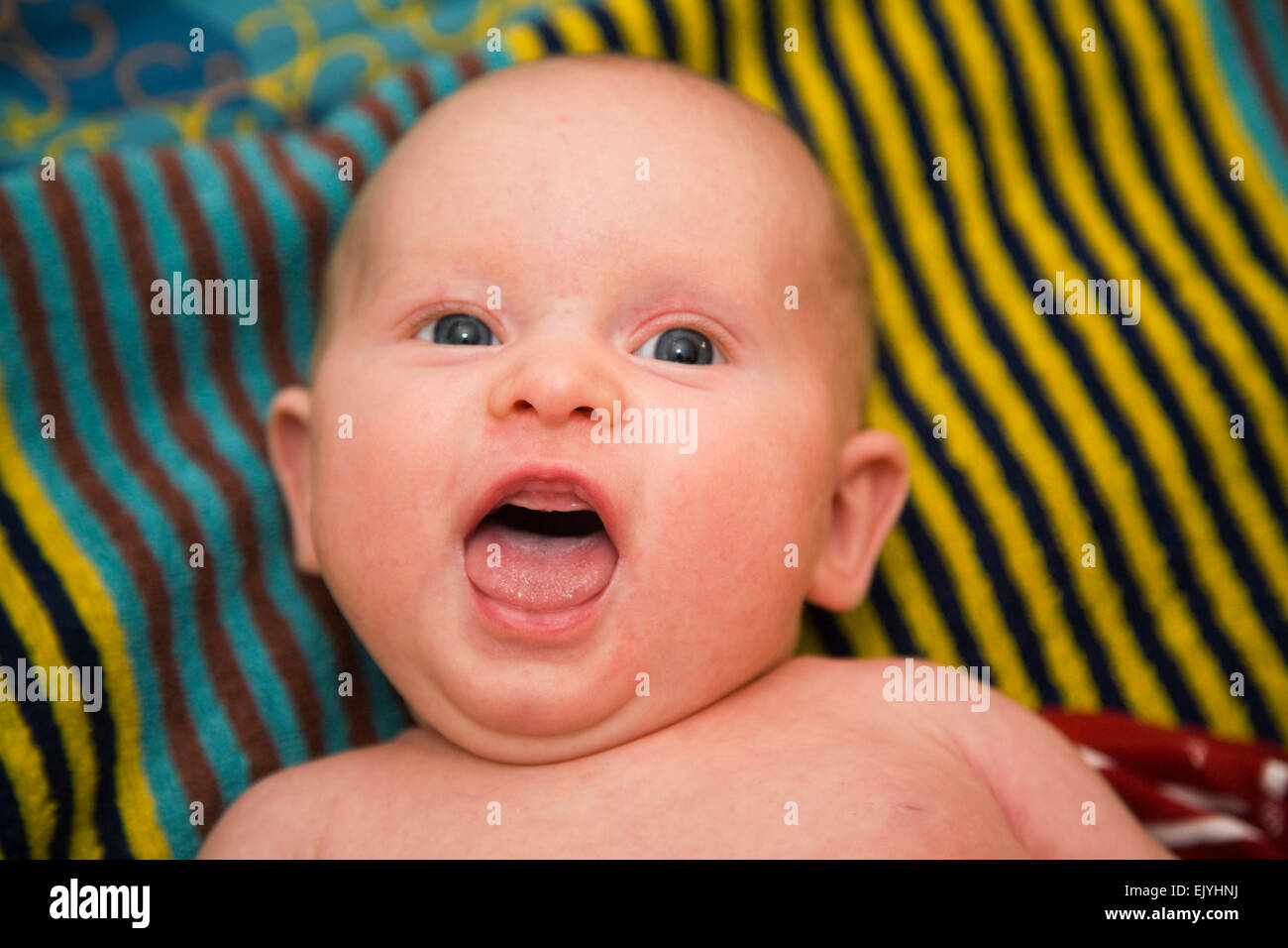 Ein drei Monate altes Mädchen Stockfoto