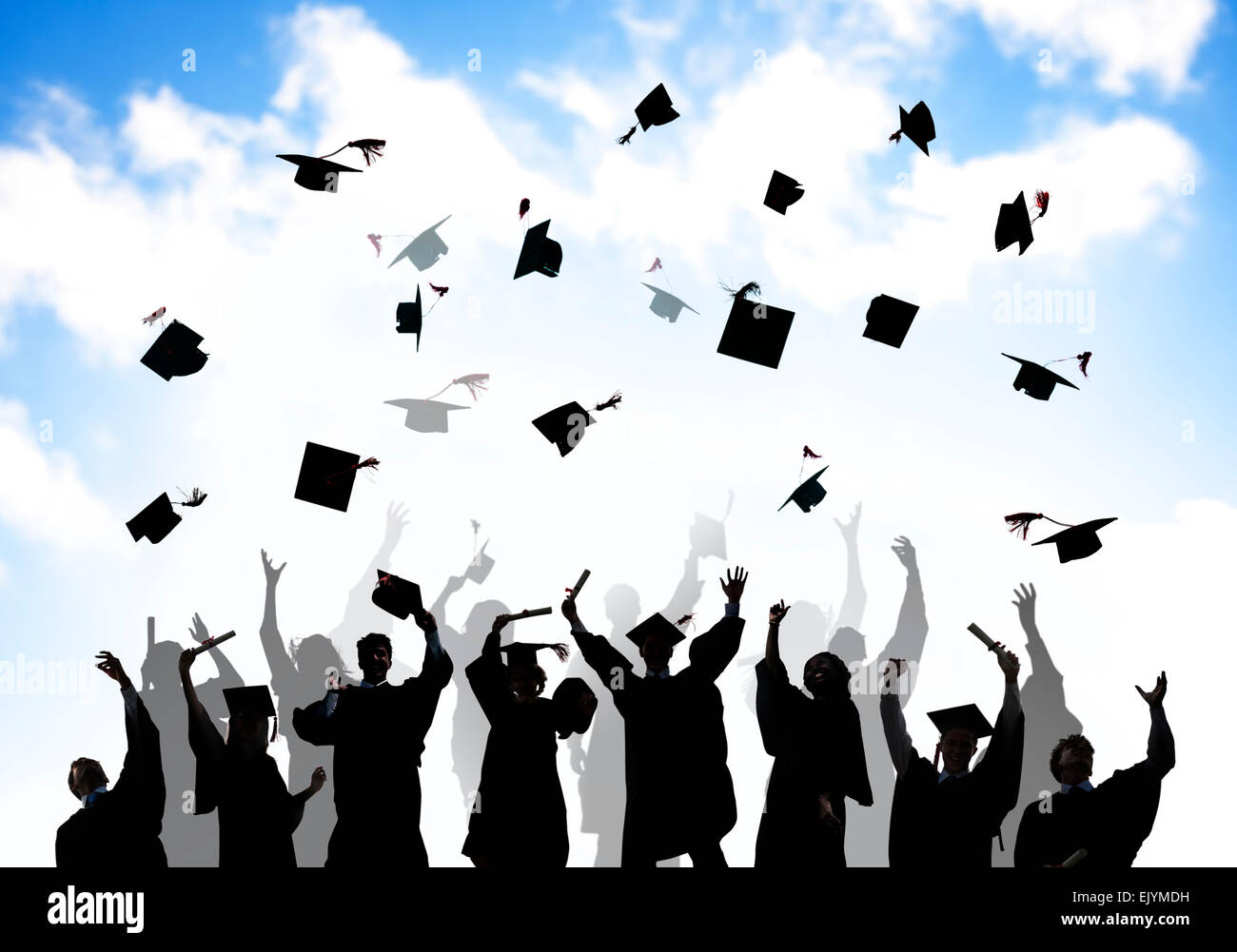 Diverse internationale Studentengruppe feiert Abschluss Stockfoto