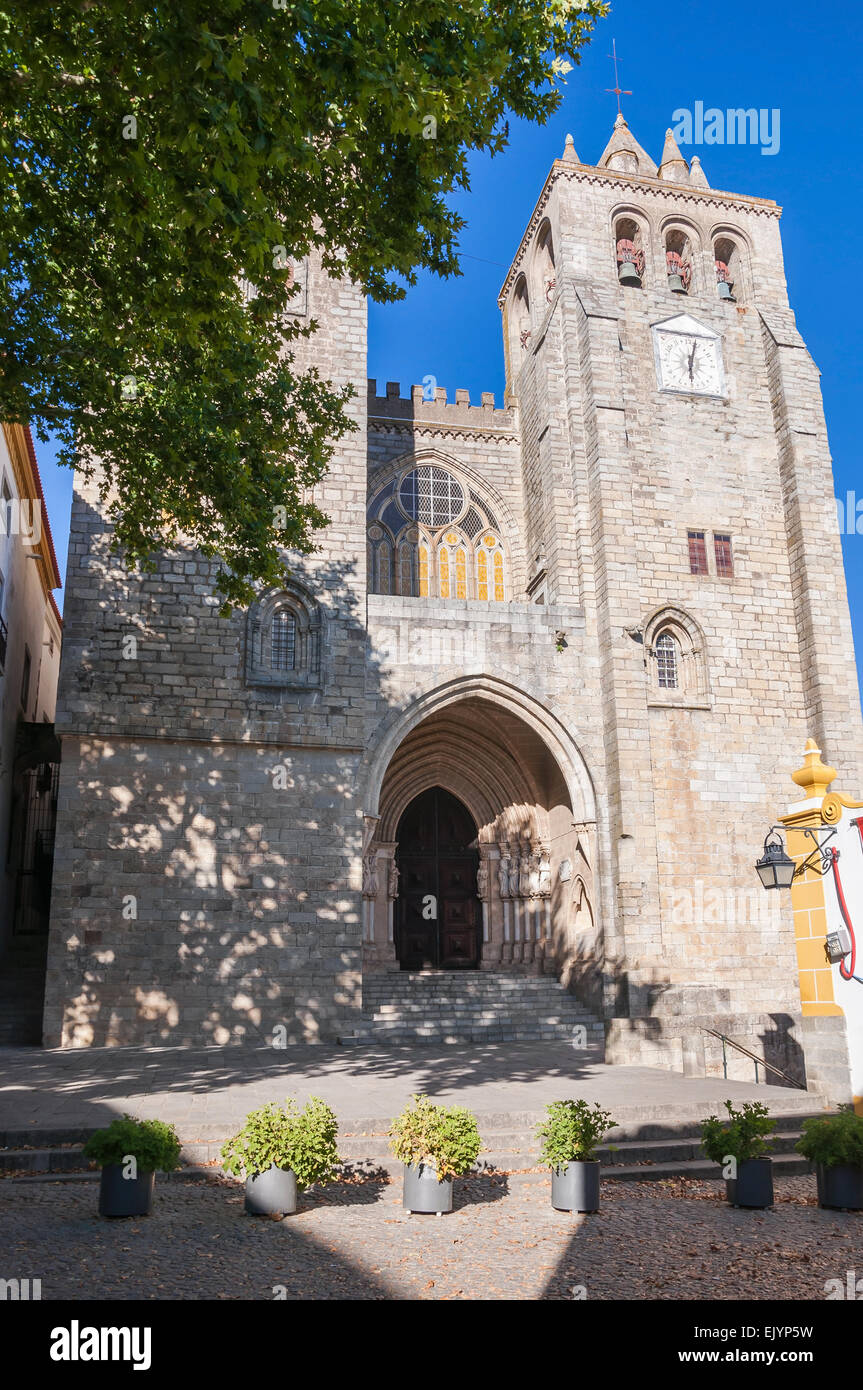 Die Kathedrale von Evora - eines der ältesten und wichtigsten Denkmäler in der Stadt Evora in Portugal Stockfoto