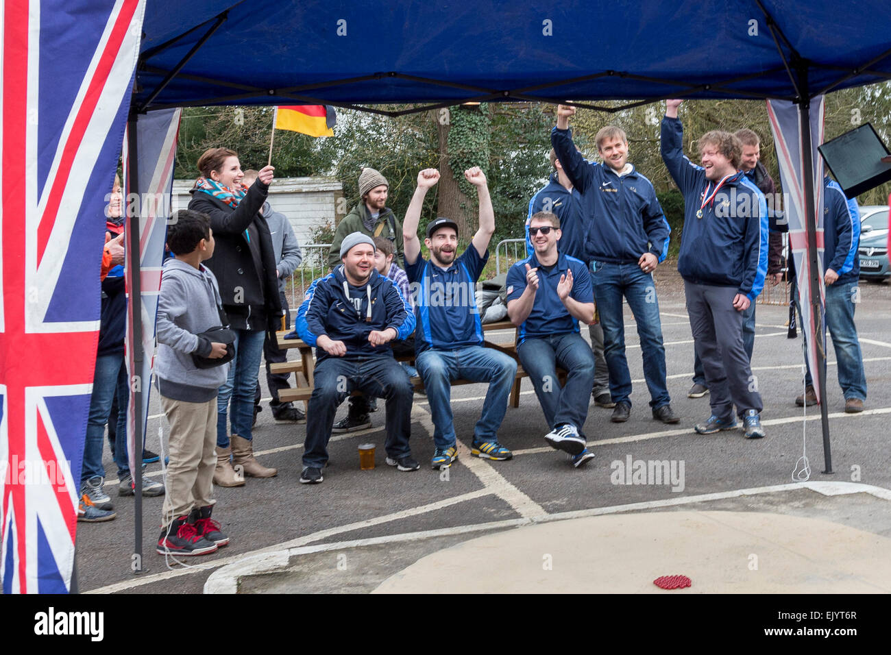 Crawley, West Sussex, UK. 3. April 2015. Murmeln-Weltmeisterschaft statt, an der The Greyhound Pub in Crawley West Sussex UK Credit: Steve Fisher/Alamy Live News Stockfoto