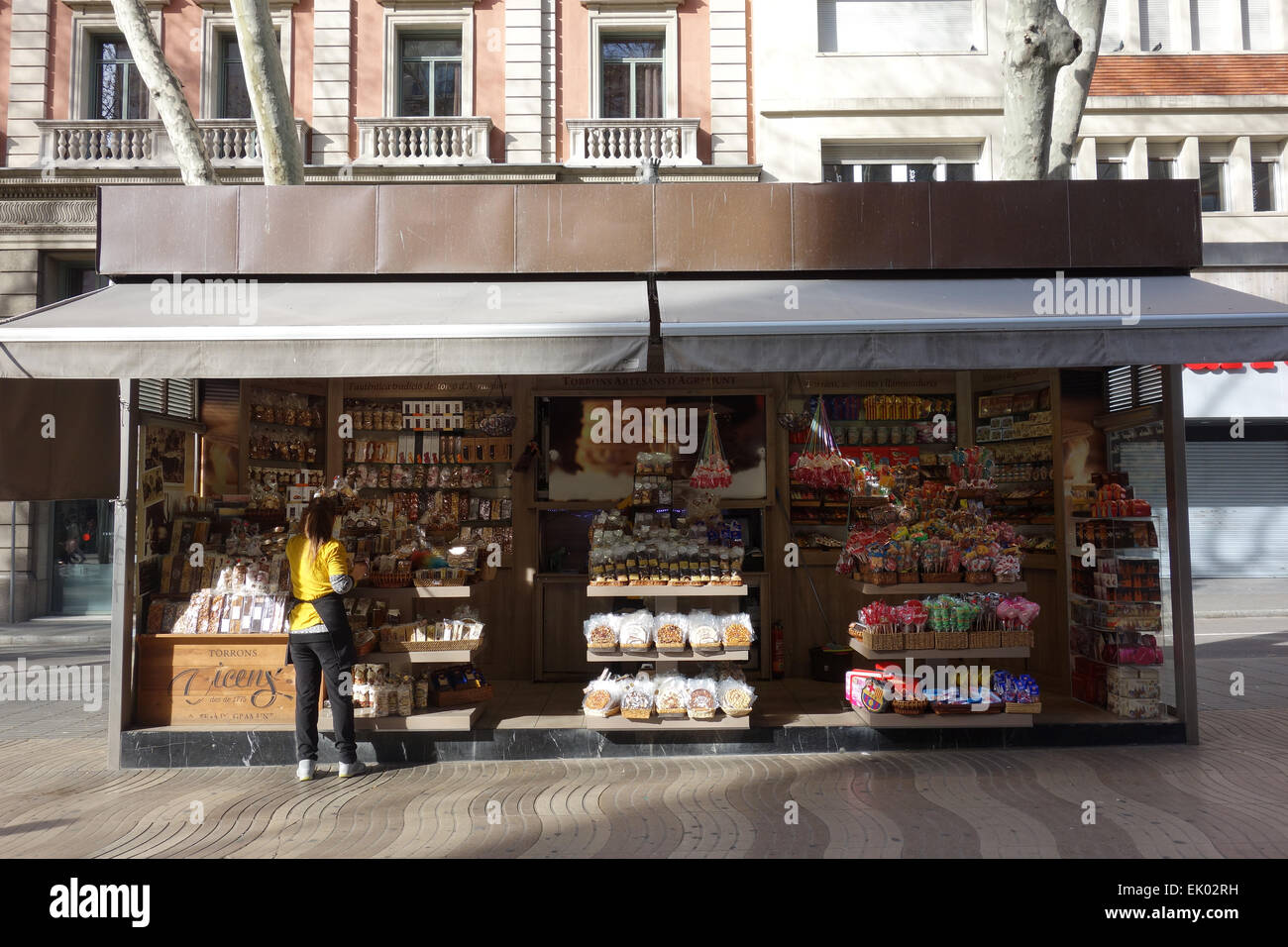 Kiosk mit traditionellen Süßigkeiten auf Las Ramblas, Barcelona, Katalonien, Spanien Stockfoto