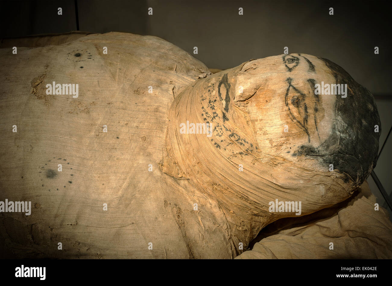 Italien Piemont Turin ägyptische Museum neue staging - Zimmer 3 - Mumie (2435-2005 BC) Gebelein Grab große (einer der Mumien das interessanteste Museum) Stockfoto