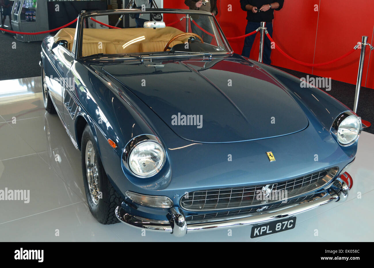 1965 blau Ferrari 275 GTS Cabrio Stockfoto