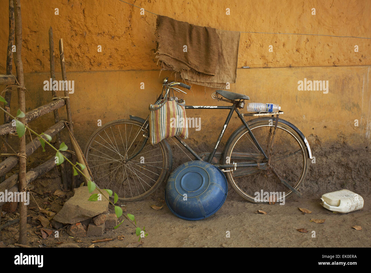 Fahrrad rock kunst -Fotos und -Bildmaterial in hoher Auflösung – Alamy