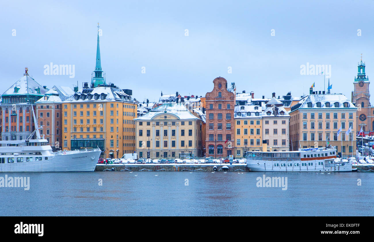 Schweden, Stockholm, Boote neben der Altstadt. Stockfoto