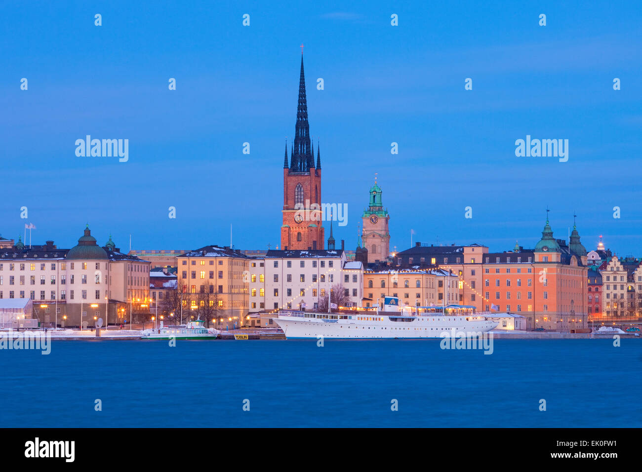 Schweden, Stockholm - Insel Riddarholmen in der Abenddämmerung. Stockfoto