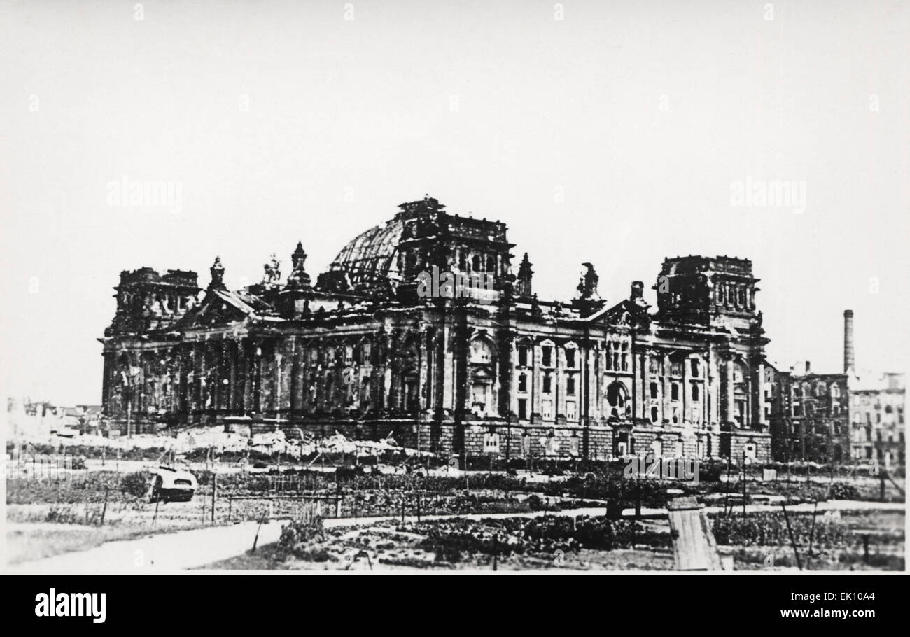 Die Ruinen des Reichstags nach dem Zweiten Weltkrieg 1945 Stockfoto