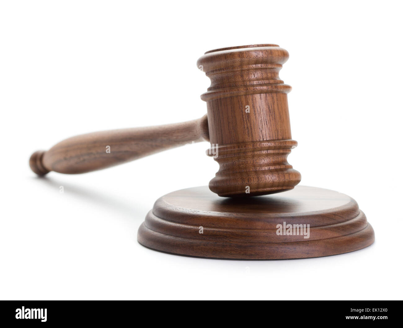 Holz Richterhammer und Resonanzboden isoliert auf weißem Hintergrund Stockfoto