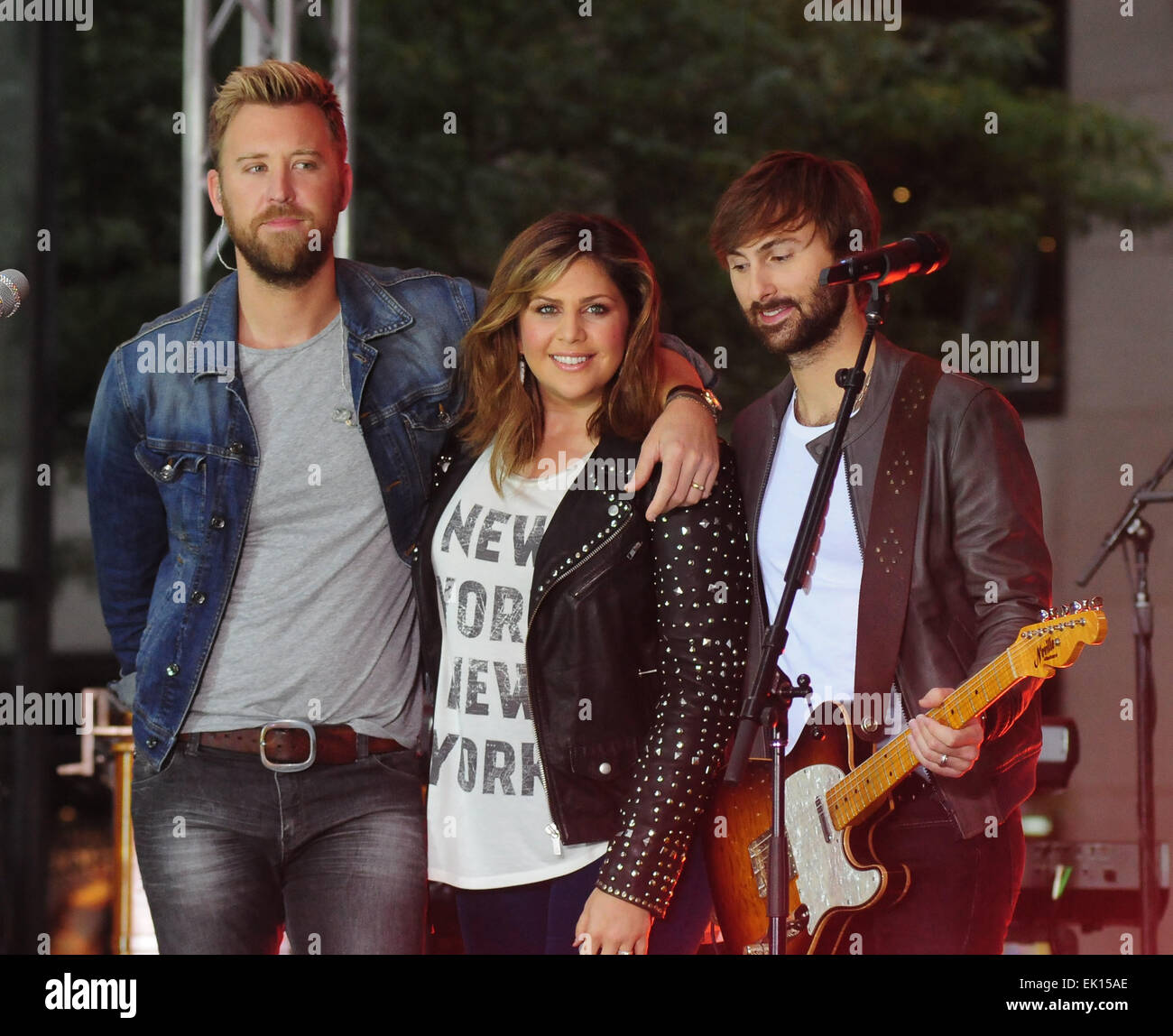 Lady Antebellum führen live auf NBC "Today" show Featuring: Hillary Scott, Lady Antebellum, Charles Kelley, Dave Haywood wo: New York City, New York, USA bei: 30 Sep 2014 Stockfoto
