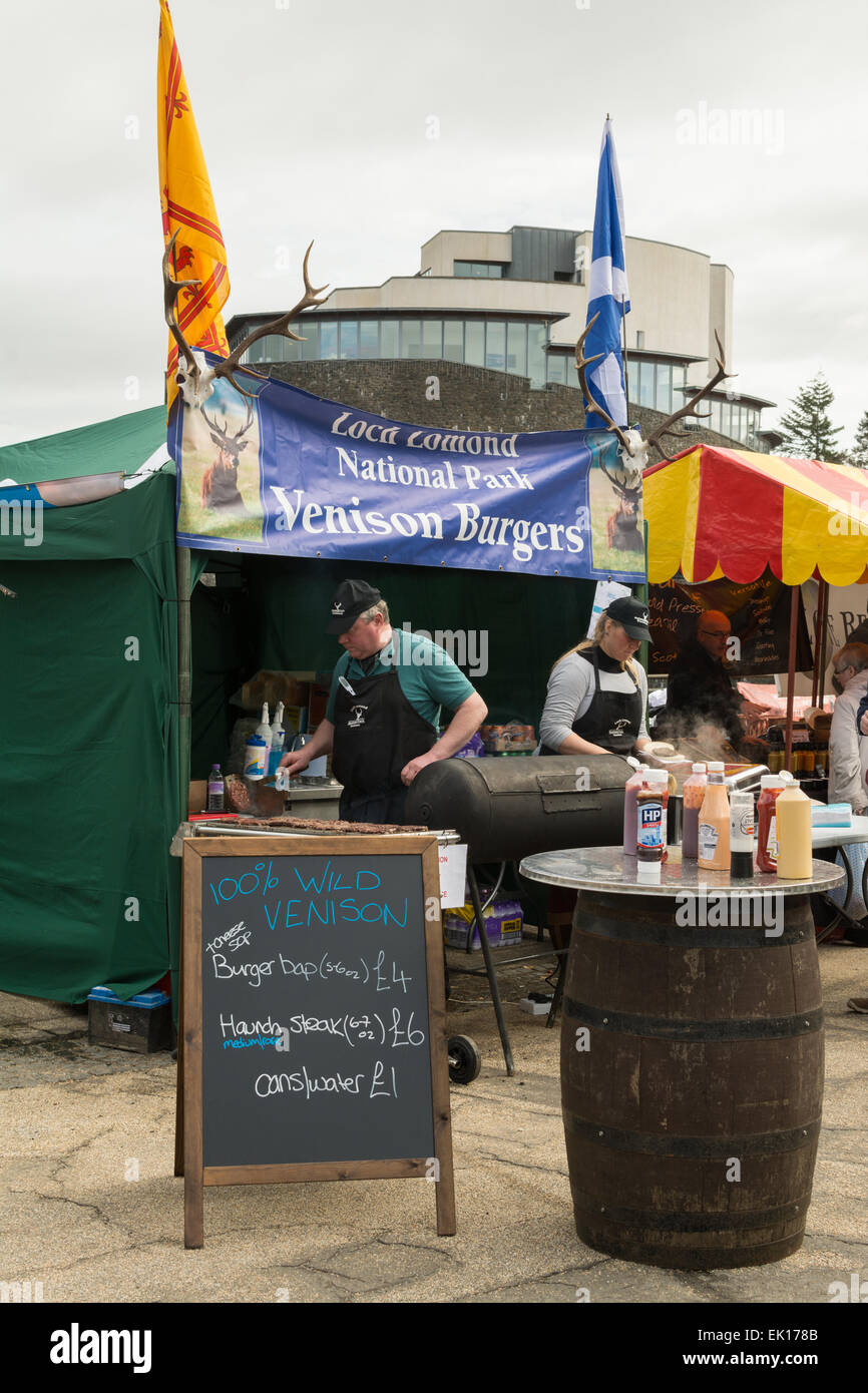 Verkauf von Loch Lomond Nationalpark Wild Burger bei Farmers Market und Scottish Food and Drink Festival Marktstand Stockfoto