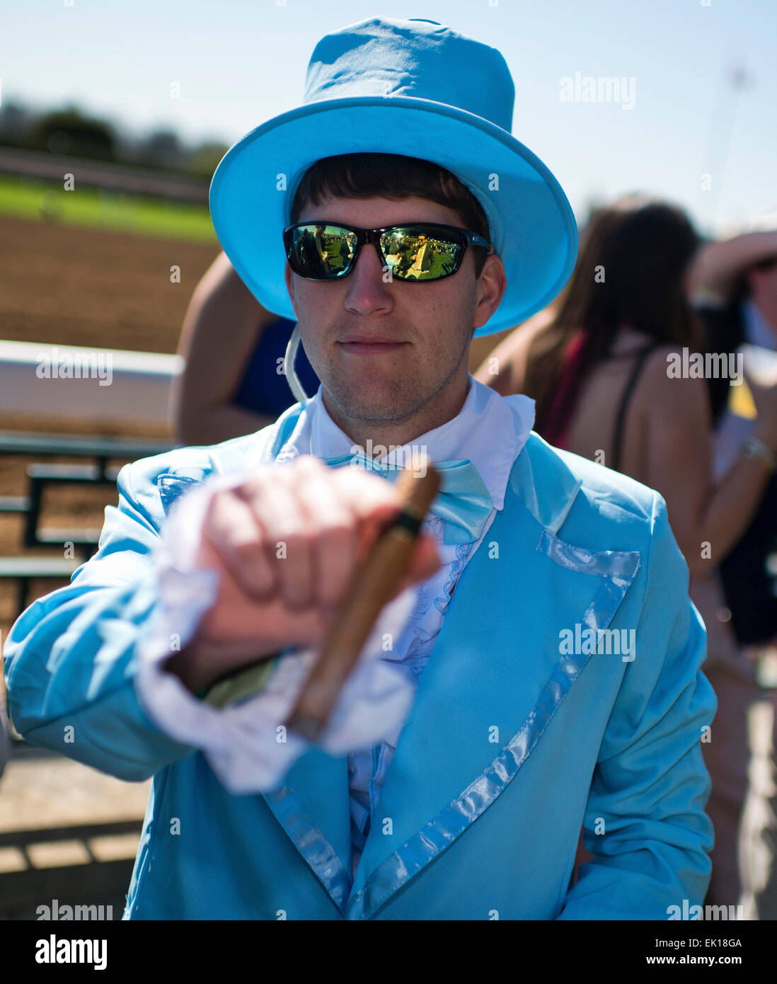 Lexington, KY, USA. 4. April 2015. 3. April 2015: Szenen aus rund um die Strecke am Blue Grass Stakes Tag bei Keeneland Race Course in Lexington, Kentucky. Scott Serio/CSM/Alamy Live-Nachrichten Stockfoto