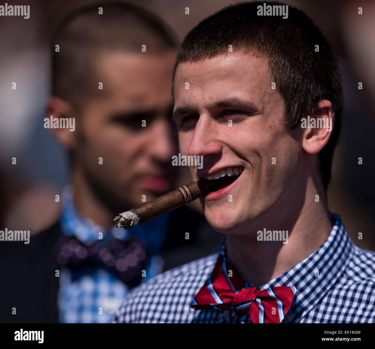 Lexington, KY, USA. 4. April 2015. 3. April 2015: Szenen aus rund um die Strecke am Blue Grass Stakes Tag bei Keeneland Race Course in Lexington, Kentucky. Scott Serio/CSM/Alamy Live-Nachrichten Stockfoto