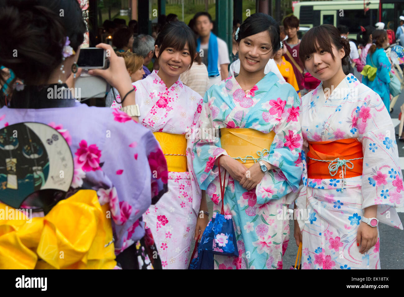 Mädchen in traditionellen Kimono in Kyoto Gion Matsuri in Kyoto, Japan Stockfoto