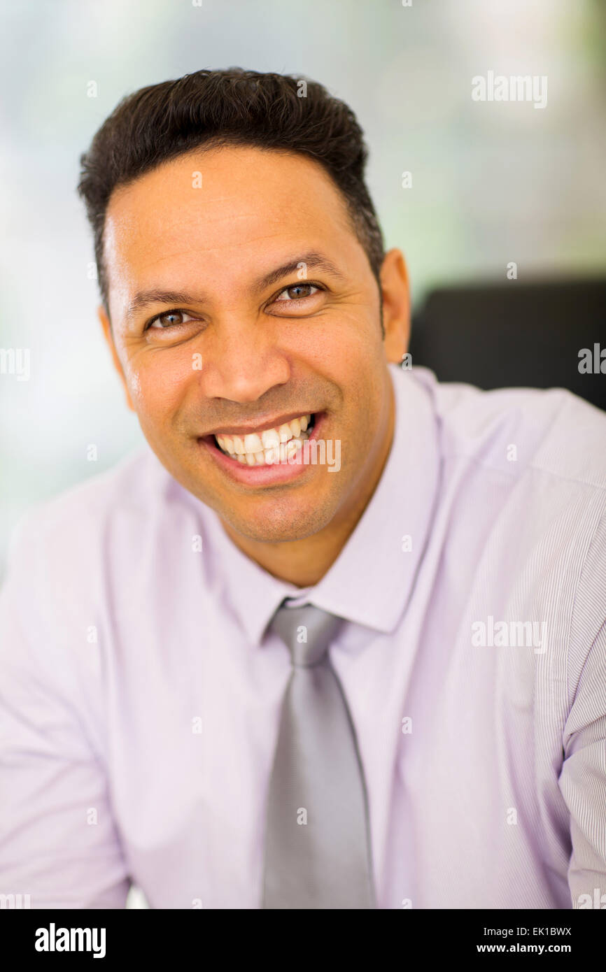 Porträt von glücklich mittleren Alter Geschäftsmann hautnah Stockfoto