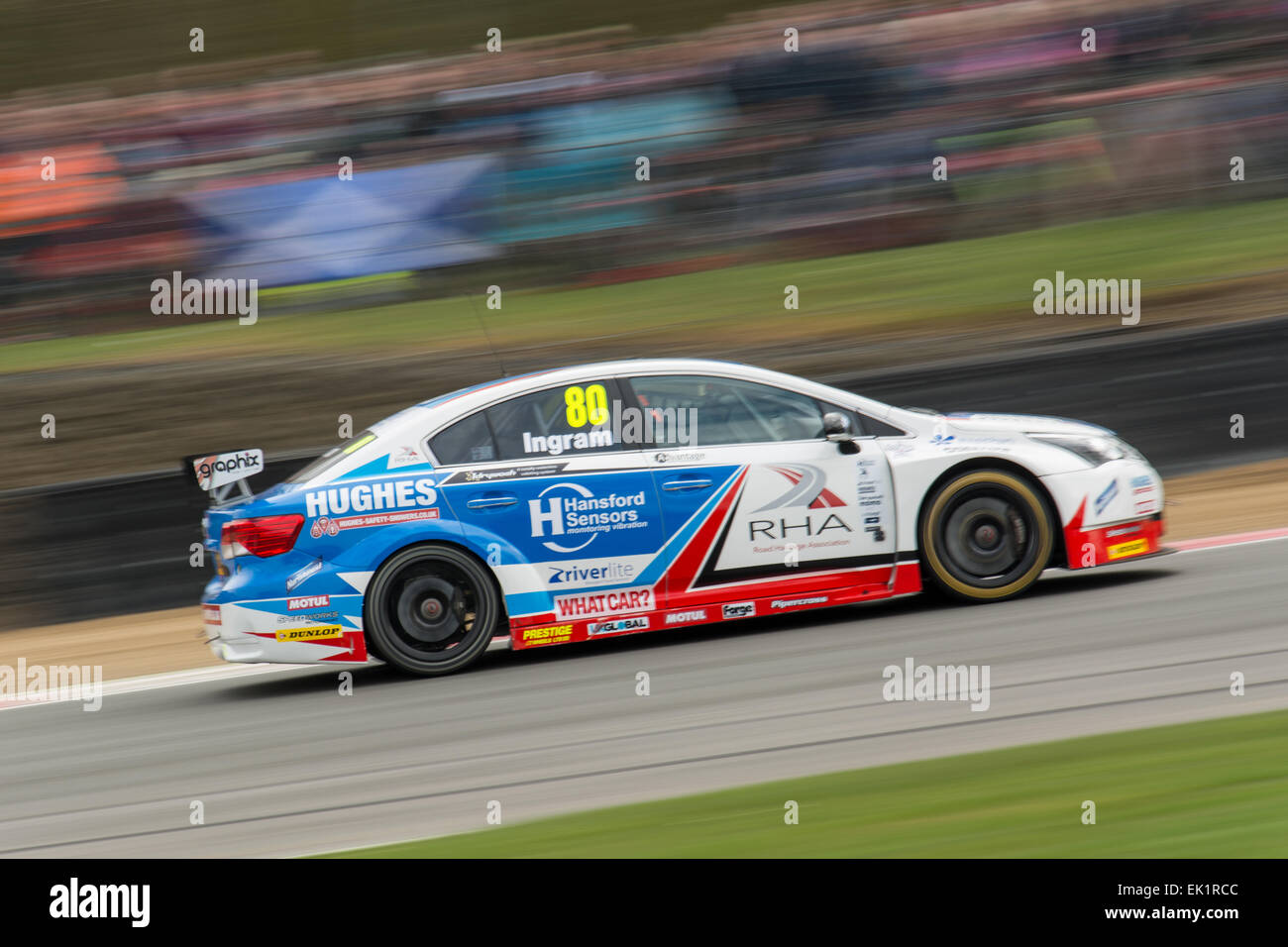 Brands Hatch, Fawkham, Longfield, Großbritannien. 5. April 2015. Tom Ingram und Speedworks Motorsport Toyota Avensis fährt während der Dunlop MSA British Touring Car Championship in Brands Hatch. Bildnachweis: Gergo Toth/Alamy Live-Nachrichten Stockfoto