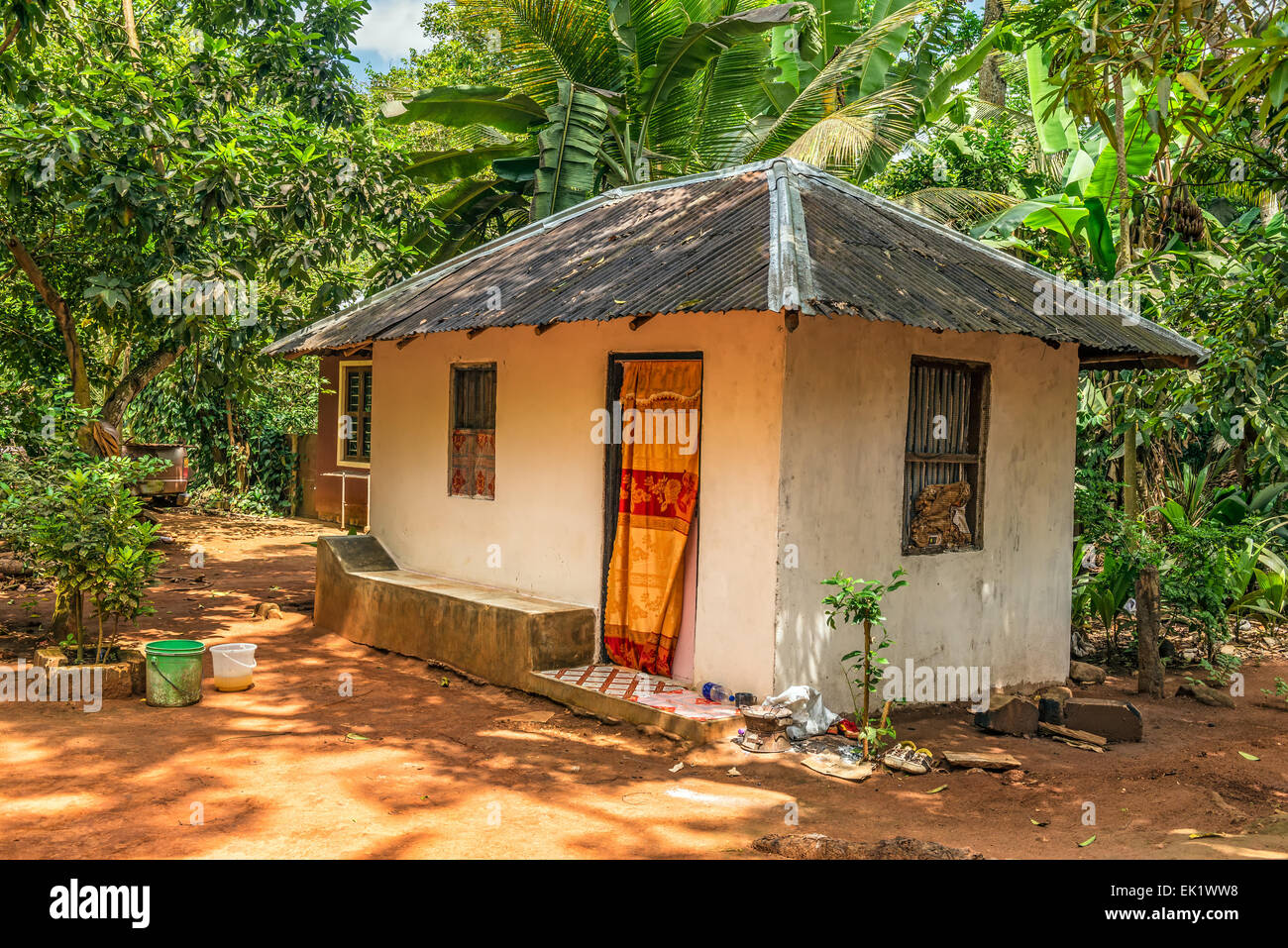 Bauernhaus in den tropischen Dschungel in der Nähe von Stonetown in Sansibar, Tansania Stockfoto
