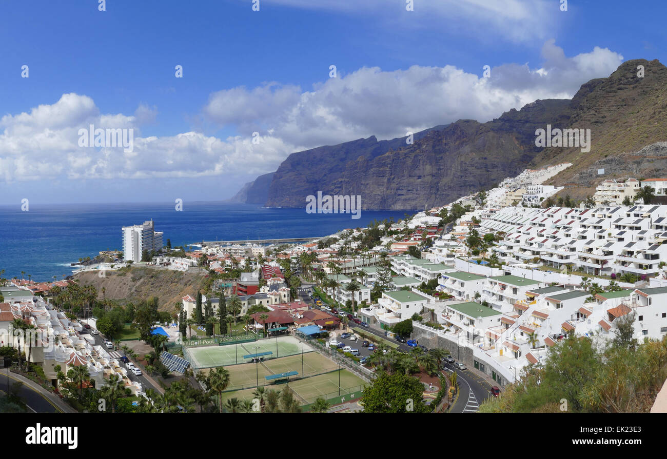 Los Gigantes Cliffs der Riesen n Puerto Santiago Teneriffa Insel Kanaren Spanien Stockfoto
