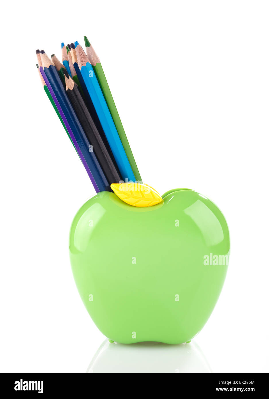 Bunte Bleistifte im Apple förmigen Ständer Stockfoto