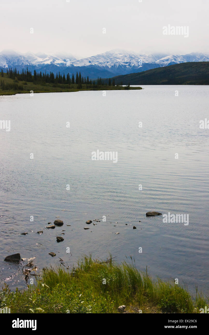 Mount McKinley mit Wonder Lake, Denali National Park, Alaska, USA Stockfoto
