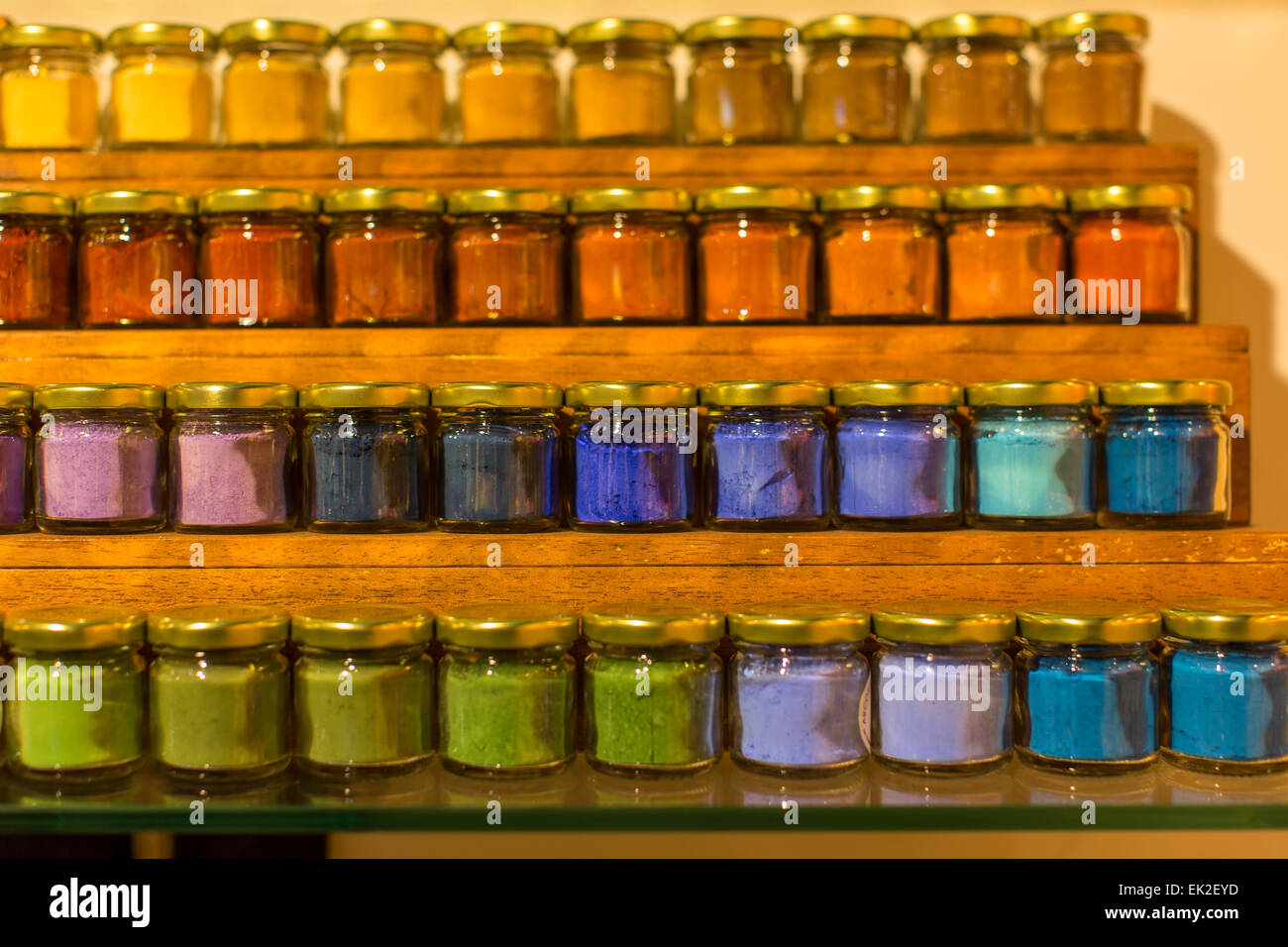 Mehrfarbige pulverisierten Farbe Pigment Gläser, Venedig, Italien Stockfoto