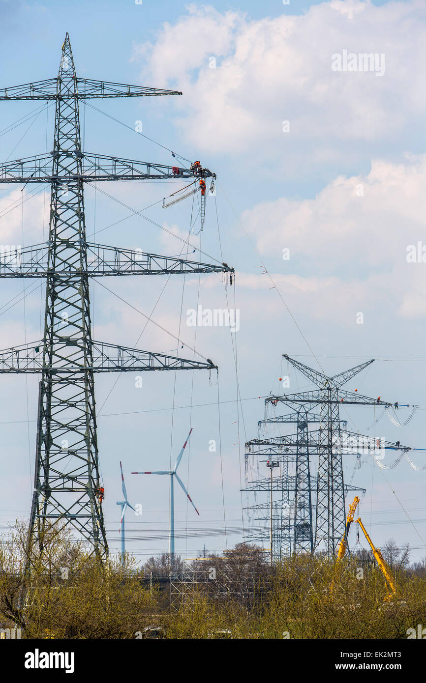 Bau der 380 kV-Freileitungen, überträgt Entwicklung für Strom aus Norddeutschland in den Süden, Stockfoto