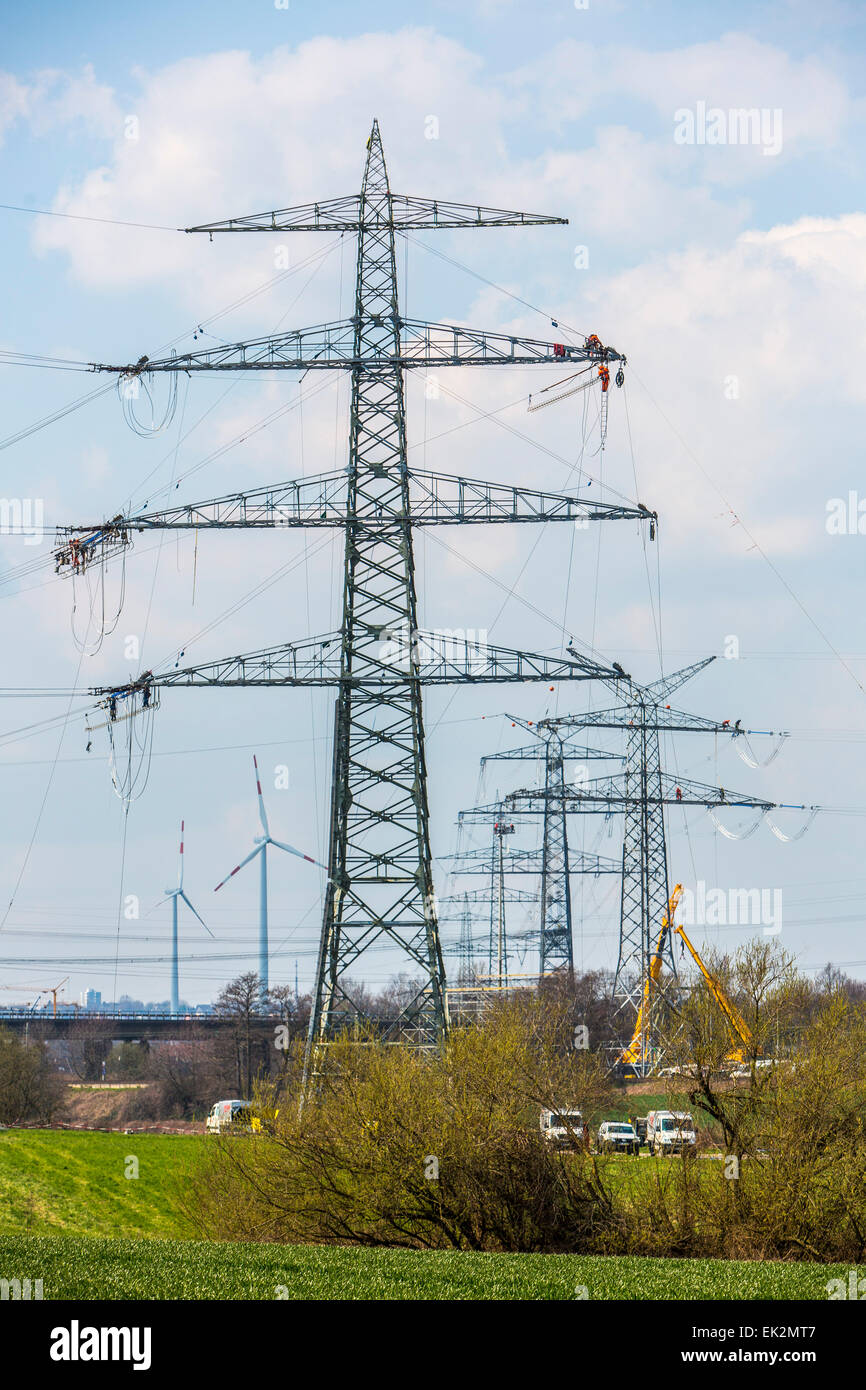 Bau der 380 kV-Freileitungen, überträgt Entwicklung für Strom aus Norddeutschland in den Süden, Stockfoto